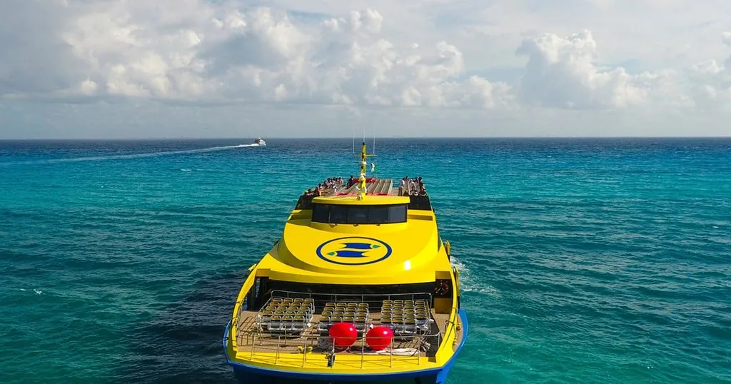 Playa del Carmen: Boleto de ferry redondo a/de Cozumel